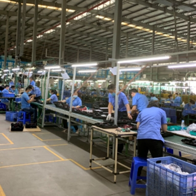 香山股份黨支部再次發(fā)動全體黨員干部利用周末支援生產(chǎn)一線